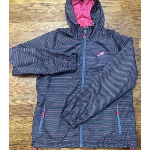 New Balance Women’s Windbreaker Jacket L Performance Striped Grey Red Jogging L - Picture 2 of 13